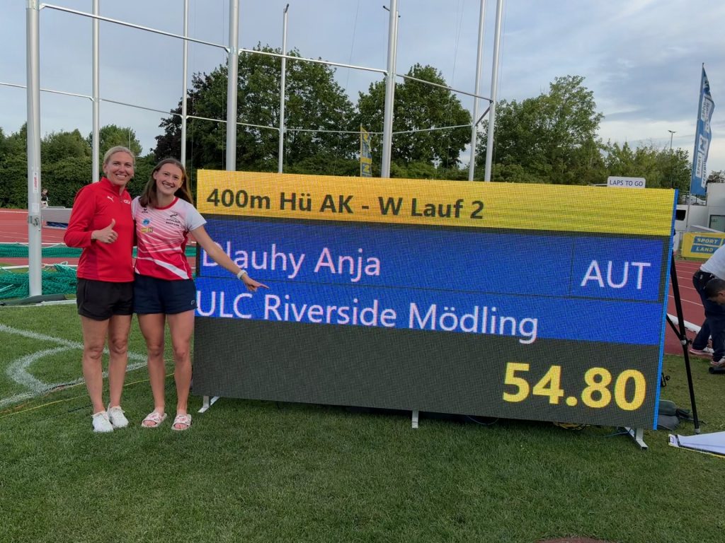 Anja Dlauhy nach ihrem österreichischen Rekord über 400 Meter Hürden mit 54,80 Sekunden in St. Pölten
